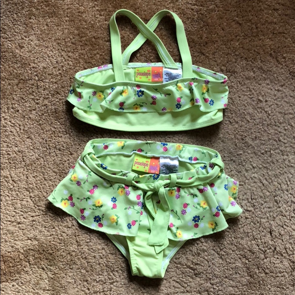 Penelope mack LTD Girls 2pc Swimsuit Size 6